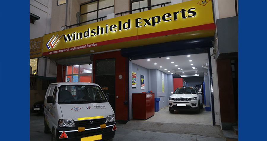 2-AIS Windshield Experts-.webp